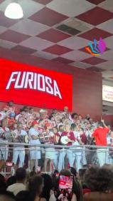 🔥🥁 QUANDO A FURIOSA TOCA, A QUADRA RESPONDE!  É hora de deixar a Furiosa falar mais alto! 🔴⚪  Na semifinal do samba-enre
