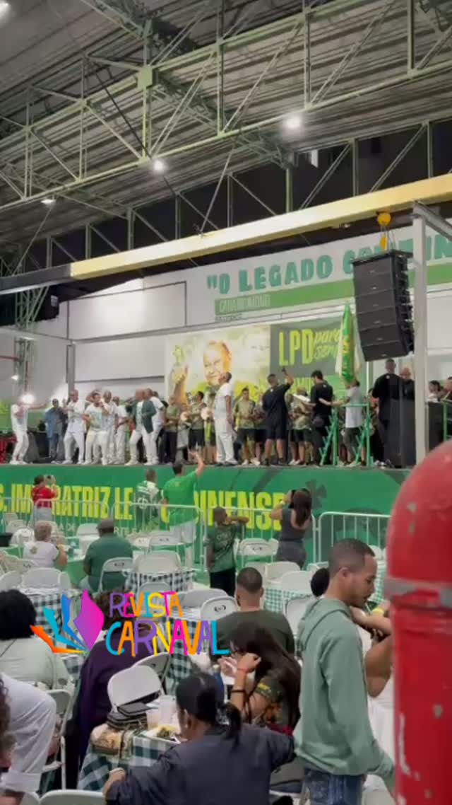 Feijoada, disputa de samba e a energia que só a Imperatriz Leopoldinense sabe entregar! 💚🤍  A comunidade se reúne, o tam